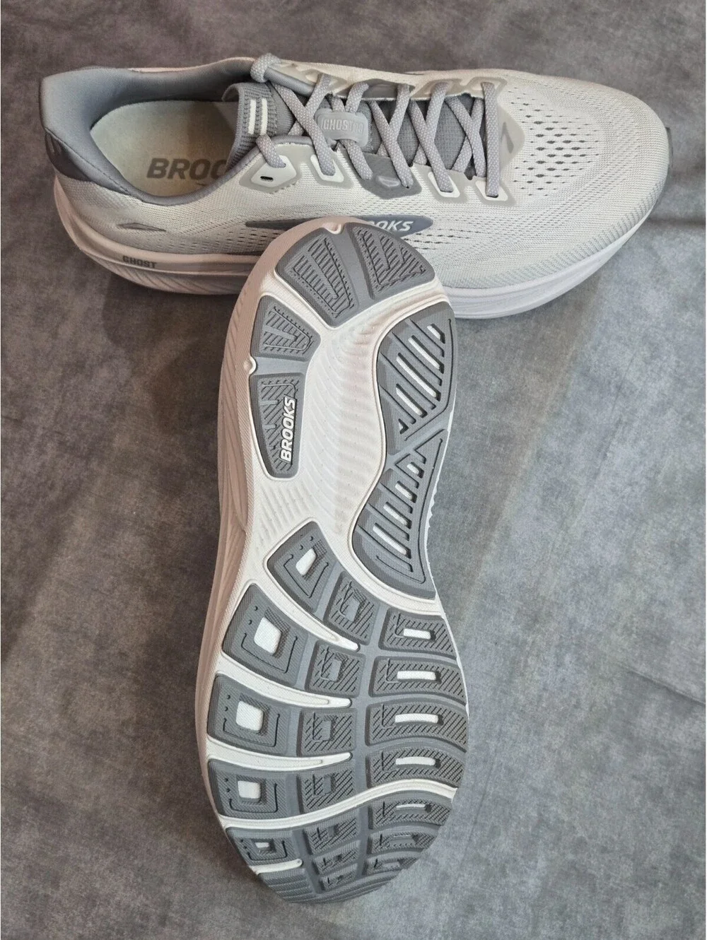 Brooks Ghost 18 - Grey / Oyster (1104932E036) Men's 9 Wide (2E) Brand New In Box